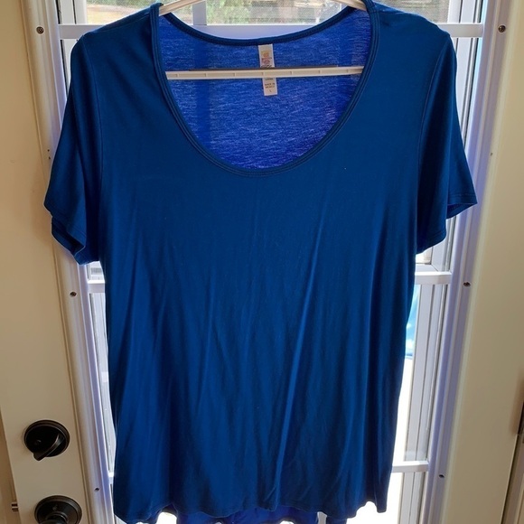 LuLaRoe top - bundle and save - Picture 1 of 3